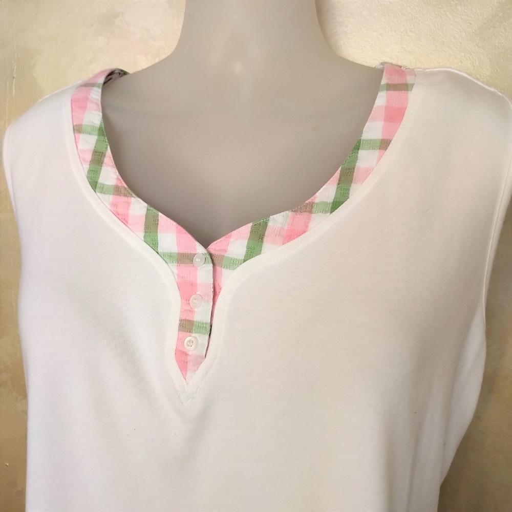 Sleeveless Top EUC 24W EUC - Picture 2 of 4